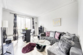 Bright and peaceful room near Beaugrenelle